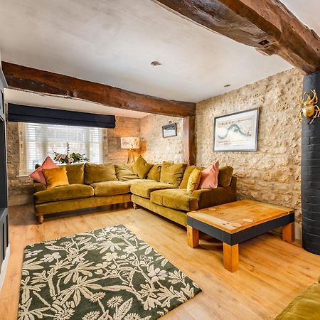 Stylish Central 6 Bedroom Converted Granary ستامفورد المظهر الخارجي الصورة