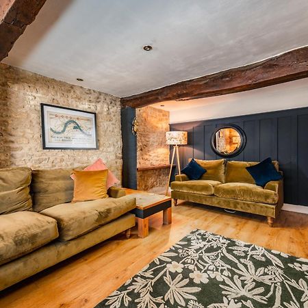 Stylish Central 6 Bedroom Converted Granary ستامفورد المظهر الخارجي الصورة