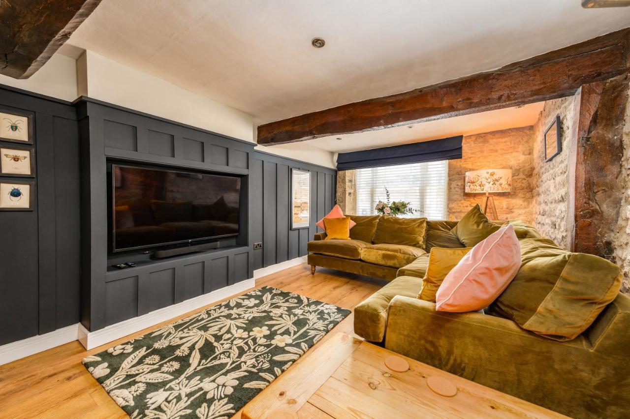 Stylish Central 6 Bedroom Converted Granary ستامفورد المظهر الخارجي الصورة