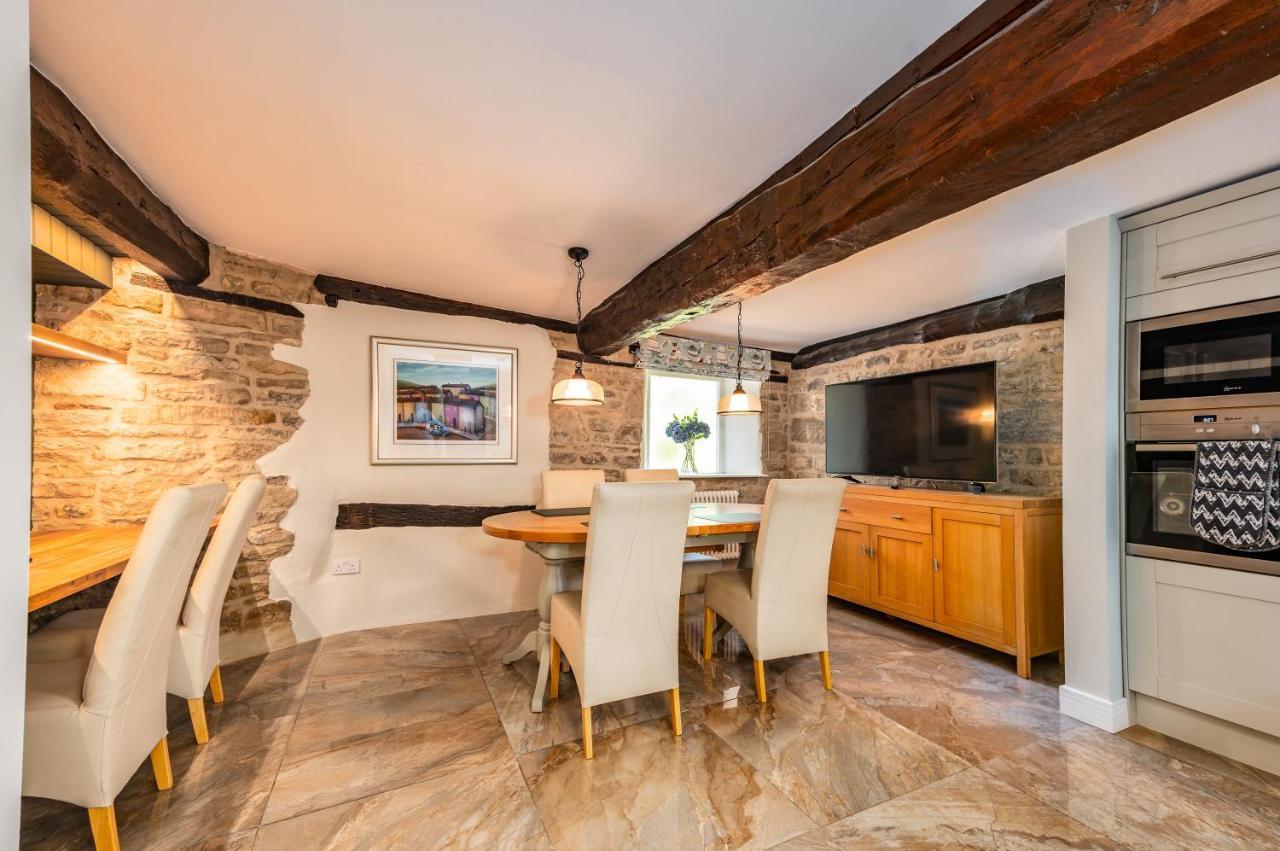 Stylish Central 6 Bedroom Converted Granary ستامفورد المظهر الخارجي الصورة