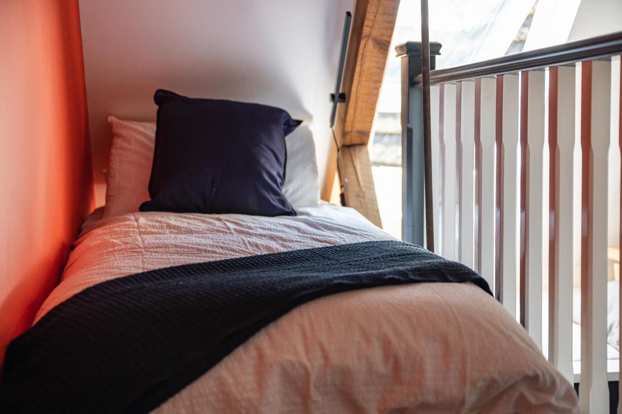 Stylish Central 6 Bedroom Converted Granary ستامفورد المظهر الخارجي الصورة
