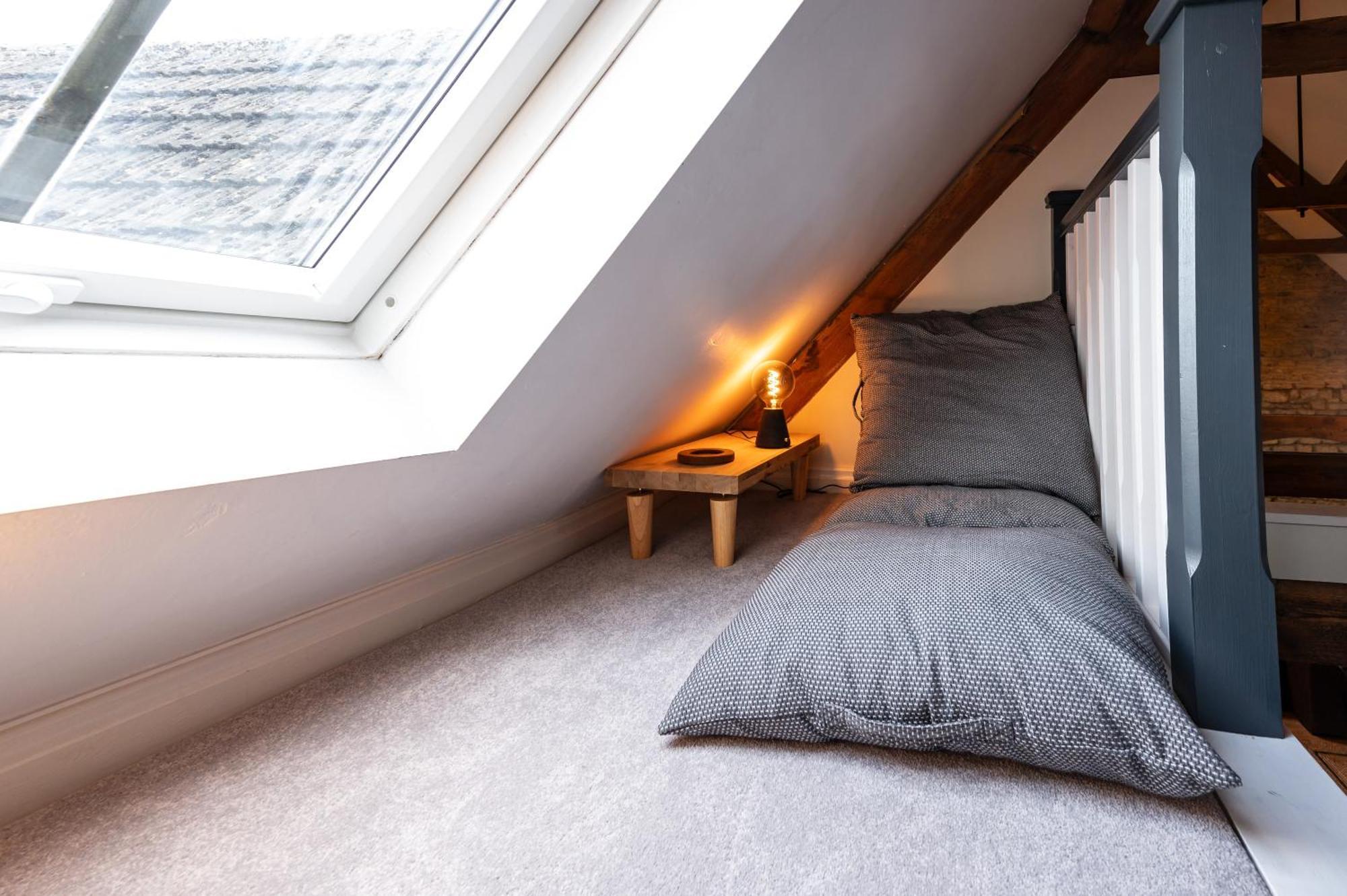 Stylish Central 6 Bedroom Converted Granary ستامفورد المظهر الخارجي الصورة