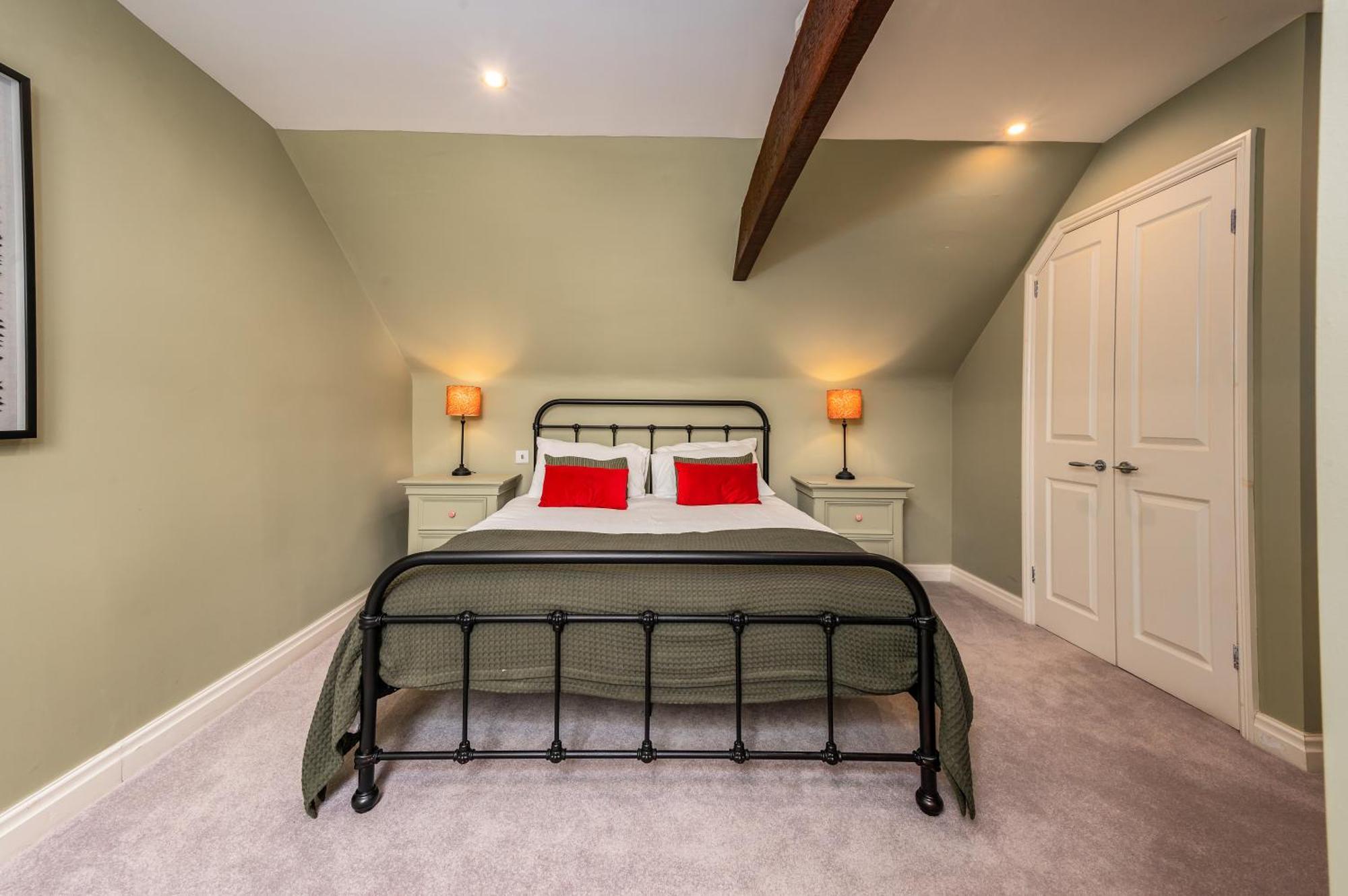 Stylish Central 6 Bedroom Converted Granary ستامفورد المظهر الخارجي الصورة
