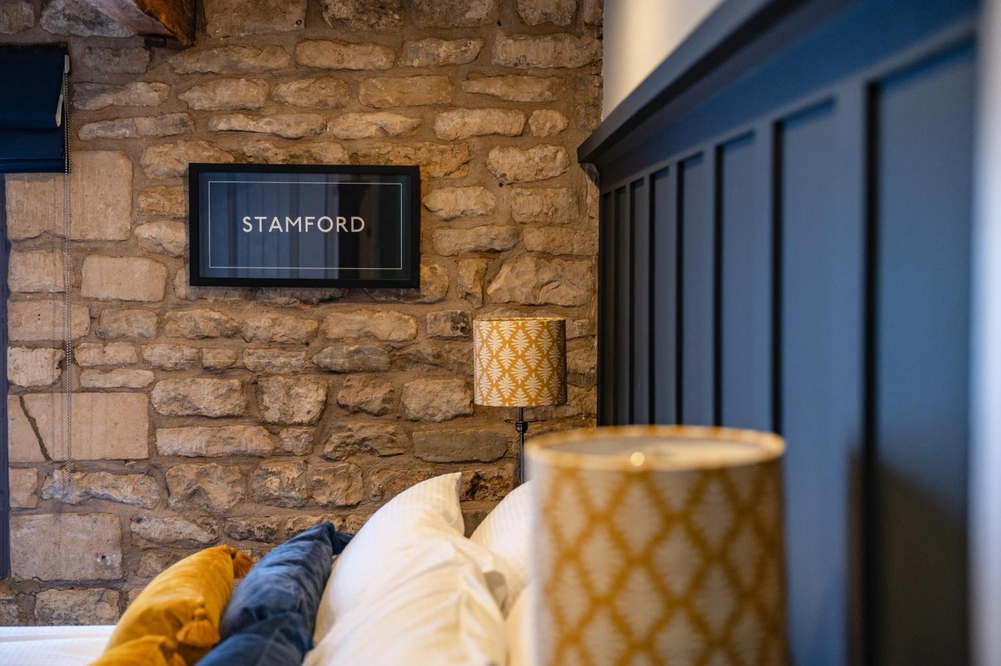 Stylish Central 6 Bedroom Converted Granary ستامفورد المظهر الخارجي الصورة