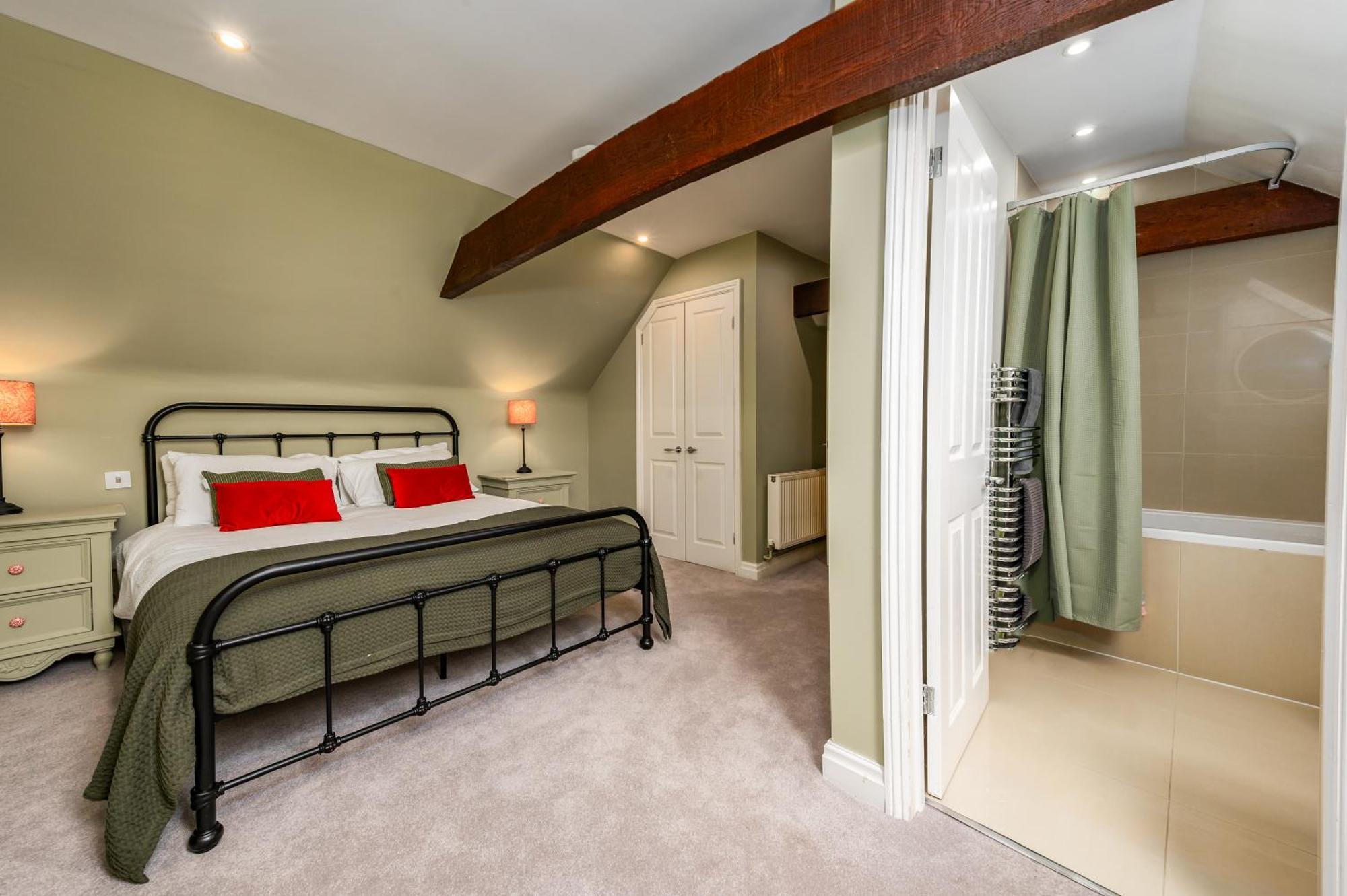Stylish Central 6 Bedroom Converted Granary ستامفورد المظهر الخارجي الصورة
