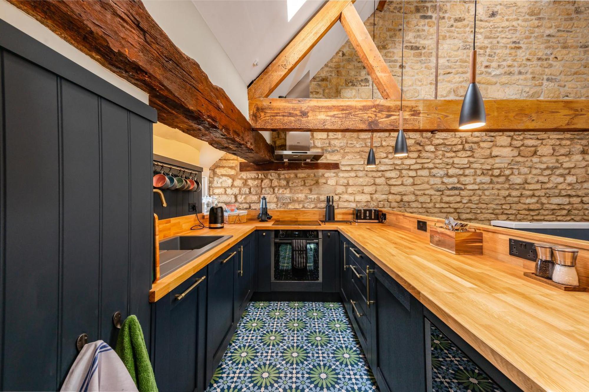Stylish Central 6 Bedroom Converted Granary ستامفورد المظهر الخارجي الصورة
