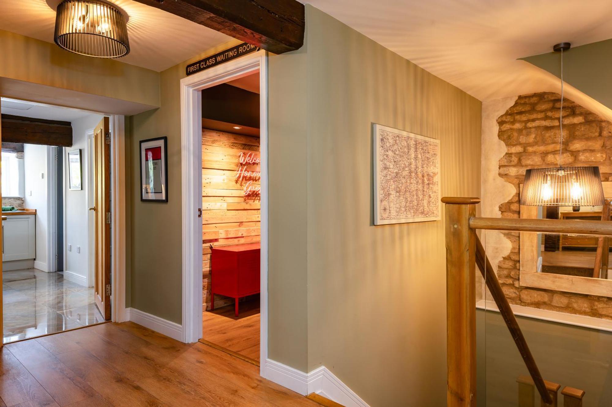 Stylish Central 6 Bedroom Converted Granary ستامفورد المظهر الخارجي الصورة