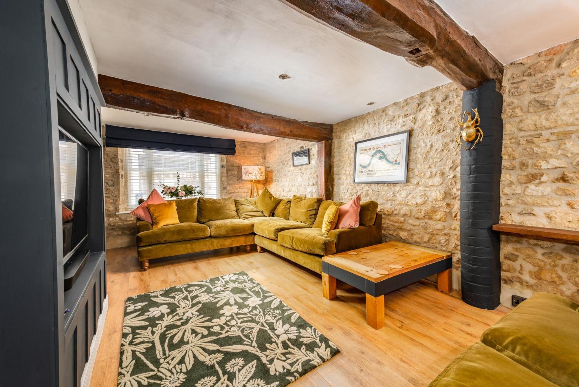 Stylish Central 6 Bedroom Converted Granary ستامفورد المظهر الخارجي الصورة